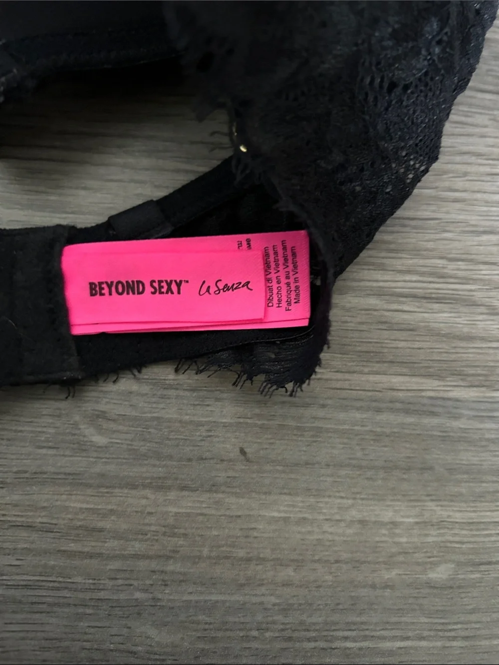 La SENZA Black Lace Strappy V-Plunge Bralette (Size 32DD) - Picture 4 of 5